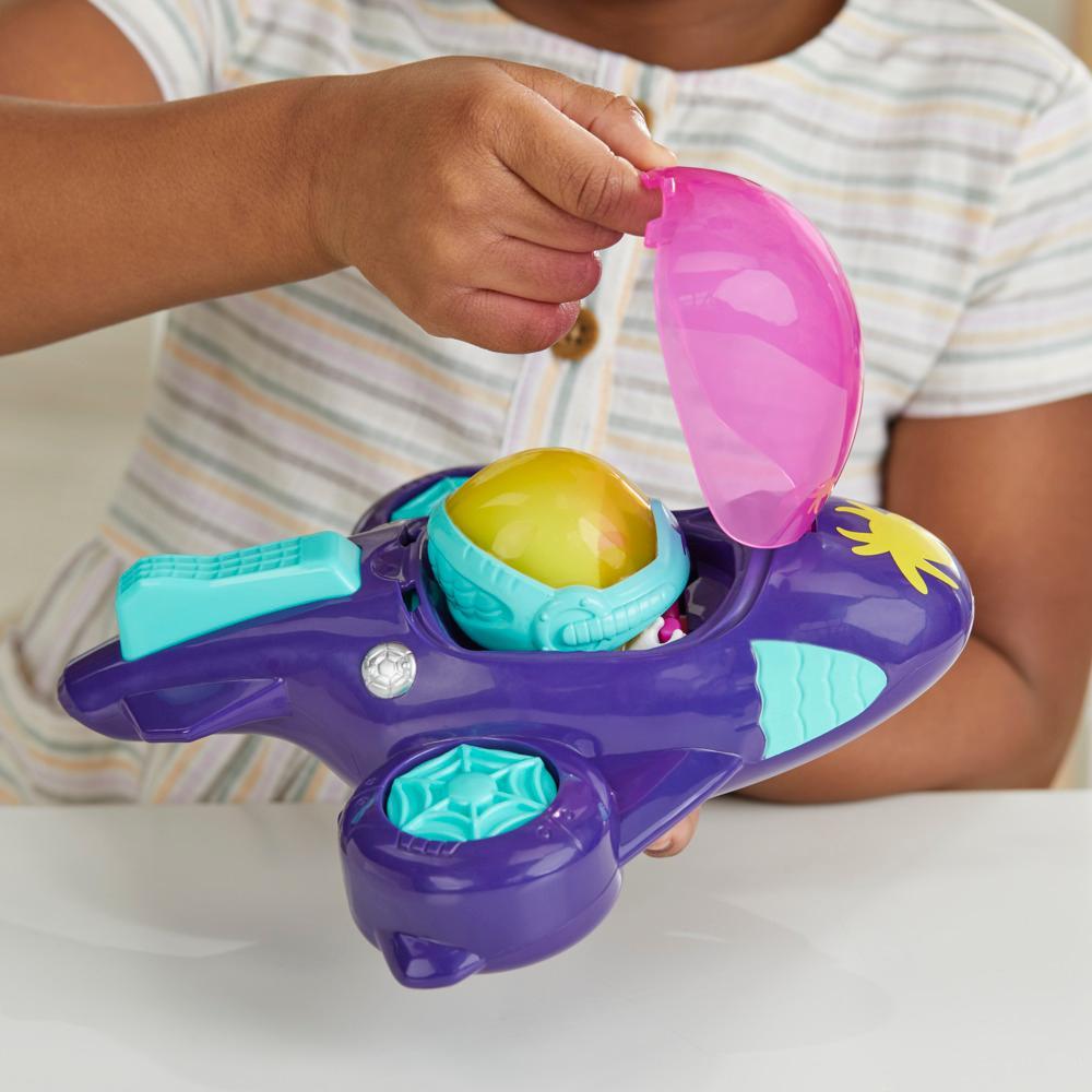 Marvel Spidey and His Amazing Friends Web-Spinners Ghost-Spider with Glide Spinner Toy Car - Image 4