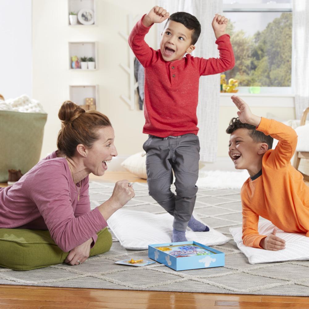 Hasbro Gaming Hi Ho Cherry-O Board Game - Image 2